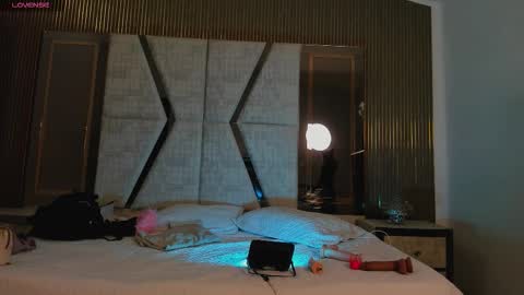 Cleo Adams online show from October 12, 4:11 am