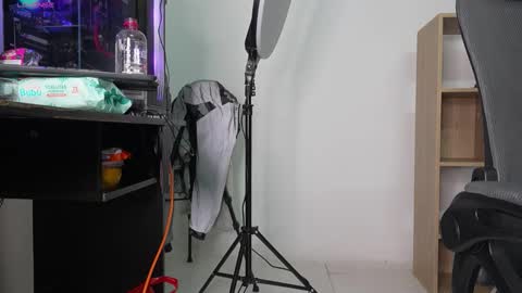 Cleo Adams online show from November 30, 5:11 am