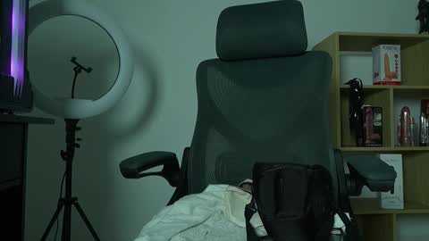 Cleo Adams online show from December 2, 4:51 am