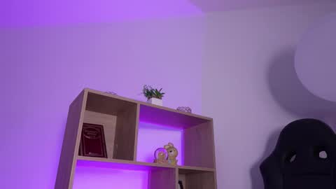 Snapshot of cleeoadams_ chatting on March 27, 5:13 am Cleo Adams online show from March 27, 5:13 am