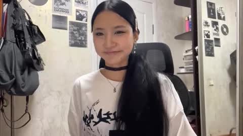 Snapshot of clemenciakempa chatting on March 18, 7:39 pm Lili online show from March 18, 7:39 pm