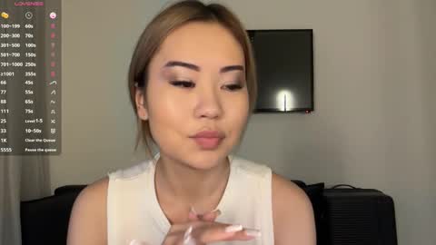 Snapshot of clemenciakempa chatting on April 4, 1:08 pm Lili online show from April 4, 1:08 pm