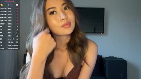 Snapshot of clemenciakempa chatting on April 7, 1:11 pm Lili online show from April 7, 1:11 pm