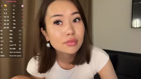 Snapshot of clemenciakempa chatting on May 1, 1:16 pm Lili online show from May 1, 1:16 pm