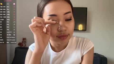 Snapshot of clemenciakempa chatting on June 1, 1:24 pm Lili online show from June 1, 1:24 pm