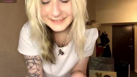 Jenny online show from December 1, 6:46 pm