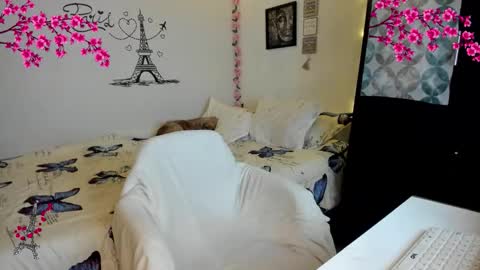 Snapshot of cleo_christmas chatting on March 23, 12:14 am cleo_christmas online show from March 23, 12:14 am