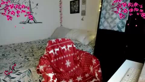 cleo_christmas online show from June 19, 12:48 am