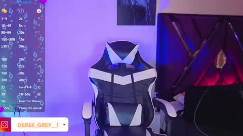 Snapshot of cleo_d_nile chatting on September 29, 10:03 pm cleopatra online show from September 29, 10:03 pm