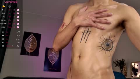 Snapshot of cleo_stringer_ chatting on November 15, 6:33 am Cleo online show from November 15, 6:33 am