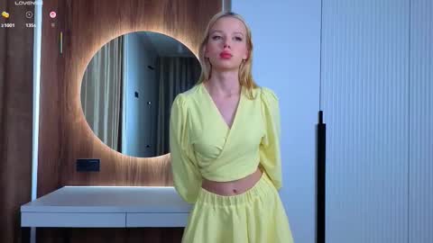 Snapshot of cletaunderkoffler chatting on November 28, 3:25 pm Aria online show from November 28, 3:25 pm