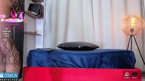 Clhoe online show from October 6, 3:15 am