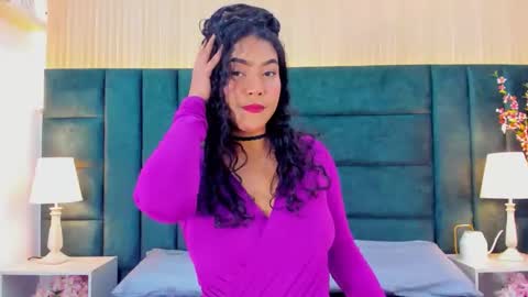 Snapshot of clhoee_miller chatting on March 28, 3:22 pm clhoee_miller online show from March 28, 3:22 pm