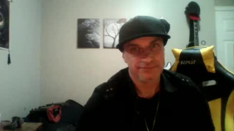Snapshot of clintwood12 chatting on March 5, 5:40 am chad online show from March 5, 5:40 am