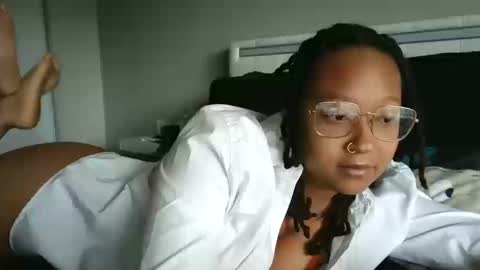 Snapshot of clioenchants chatting on October 10, 3:55 pm High Queen Clio online show from October 10, 3:55 pm