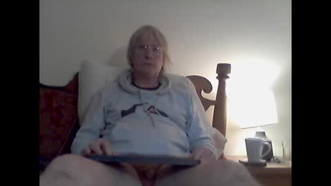 Snapshot of clitboy658752 chatting on December 2, 9:10 pm clitboy658752 online show from December 2, 9:10 pm