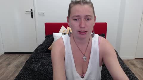 Syl  online show from January 10, 9:13 am