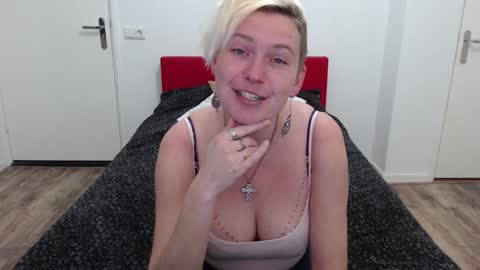 Syl  online show from January 20, 8:09 am