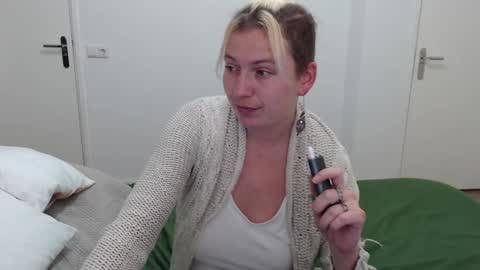 Syl  online show from January 23, 2:17 pm