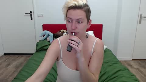 Syl  online show from January 24, 4:17 pm