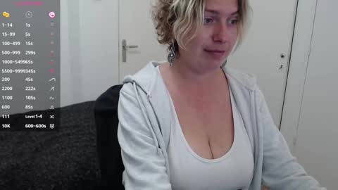 Syl  online show from October 22, 1:11 pm