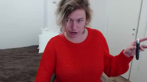 Syl  online show from January 15, 8:52 am