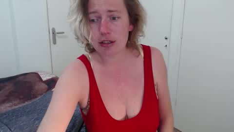 Snapshot of clittytastic chatting on March 9, 8:29 am Syl online show from March 9, 8:29 am