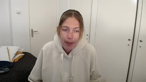 Snapshot of clittytastic chatting on March 29, 3:01 pm Syl online show from March 29, 3:01 pm