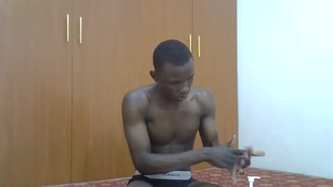 clive_damian online show from May 17, 4:03 pm