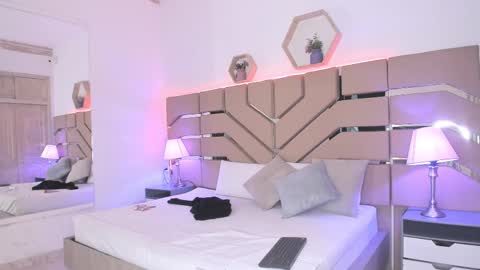 Cloe Online de 600 a 1400 online show from September 25, 11:36 am