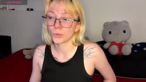  CLOE  online show from November 5, 11:16 pm