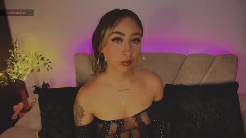Snapshot of cloe_martinezz_ chatting on June 19, 11:19 pm cloe_martinezz_ online show from June 19, 11:19 pm