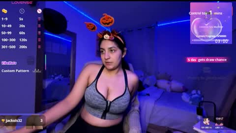 Snapshot of cloe_small08 chatting on October 8, 1:47 am cloe small online show from October 8, 1:47 am