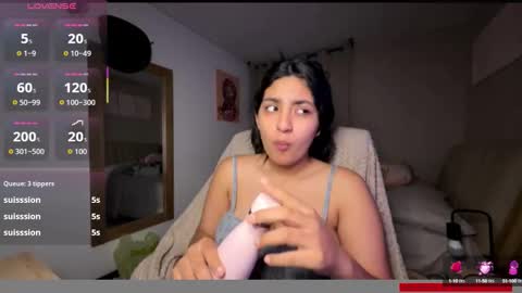 Snapshot of cloe_small08 chatting on October 15, 7:52 am cloe small online show from October 15, 7:52 am