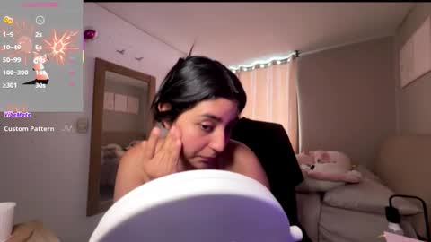 Snapshot of cloe_small08 chatting on October 19, 3:34 pm cloe small online show from October 19, 3:34 pm