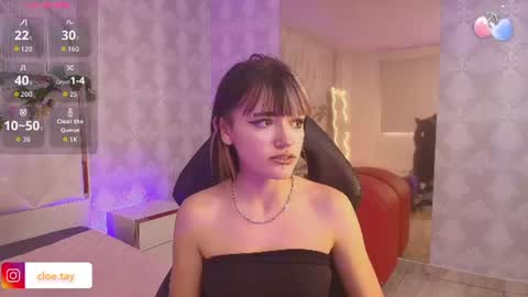 Snapshot of cloee_tay1 chatting on July 28, 3:21 pm cloee_tay1 online show from July 28, 3:21 pm