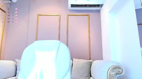 Snapshot of cloehap chatting on March 1, 3:27 pm Cloe online show from March 1, 3:27 pm