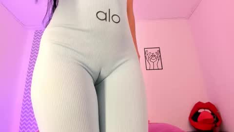 cloe online show from November 12, 8:19 pm