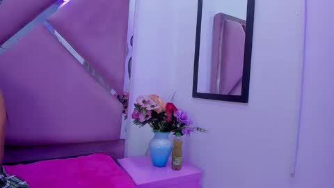 CloeMorenti  online show from March 21, 1:26 pm