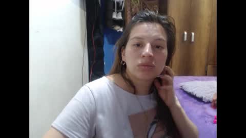 cloepregnant25 online show from March 30, 12:55 am