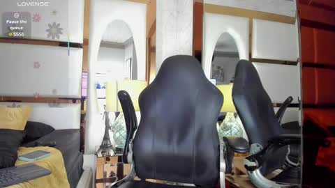 ---Cloe--- online show from March 11, 6:19 pm