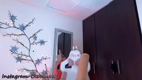 CLOE online show from January 1, 12:22 pm