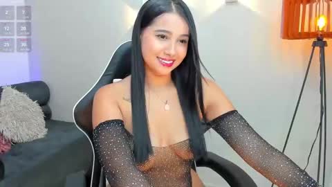 Snapshot of cloewilliamsxx chatting on January 13, 1:39 pm Cloe online show from January 13, 1:39 pm