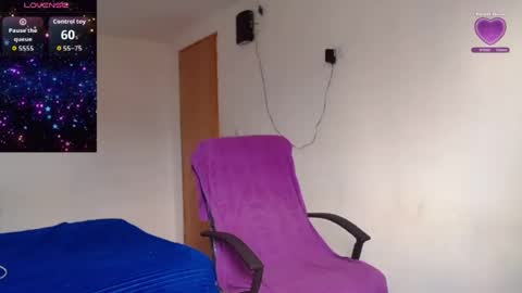 Snapshot of cloey_katherim chatting on June 17, 12:18 pm cloey_katherim online show from June 17, 12:18 pm