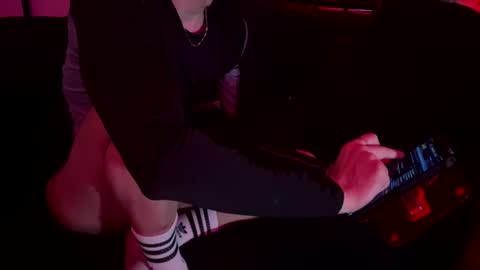 Snapshot of cloudsixtnine chatting on February 22, 7:01 pm Drew online show from February 22, 7:01 pm