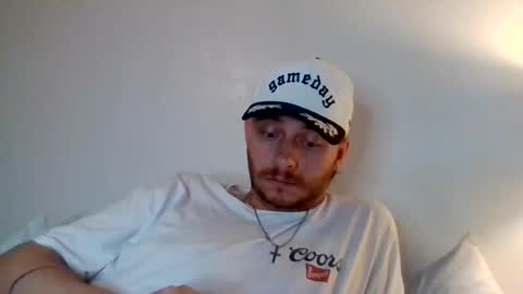 tallhungandcloudy online show from March 18, 1:42 am