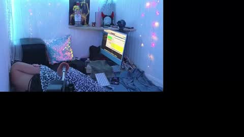 Clover51980 online show from December 23, 10:53 am