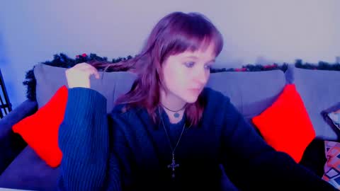 Snapshot of clover_red chatting on January 4, 2:56 pm Clover follow me online show from January 4, 2:56 pm