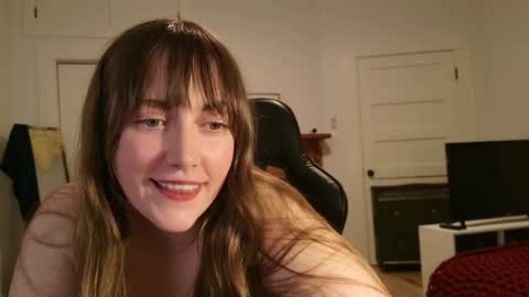 Snapshot of clover_tully chatting on February 15, 7:49 am Clover online show from February 15, 7:49 am