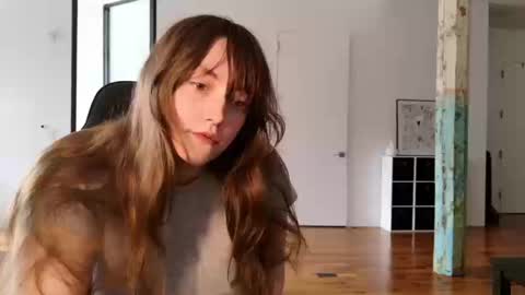 Snapshot of clover_tully chatting on March 18, 4:32 pm Clover online show from March 18, 4:32 pm